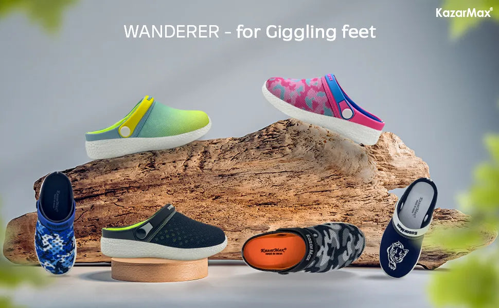 Wanderer Boys Black Clogs