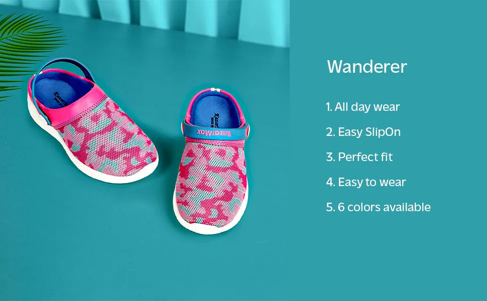 Wanderer Boys Black Clogs
